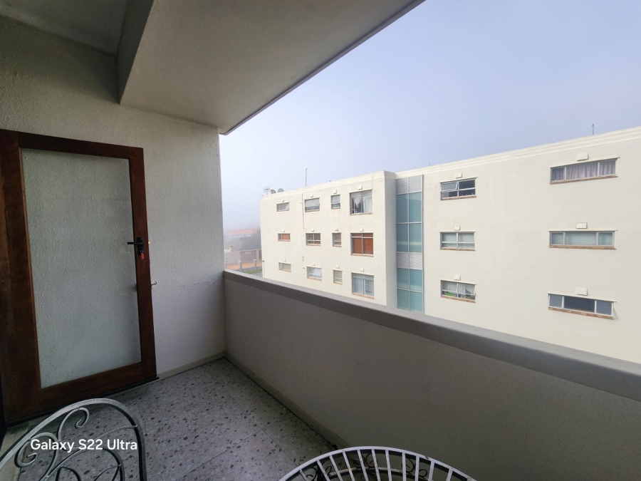 To Let 2 Bedroom Property for Rent in Lagoon Beach Western Cape